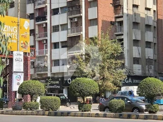 Ideally Located Flat Of 1600 Square Feet Is Available For sale In Karachi
