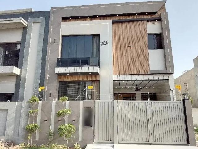 Ideally Located House For Sale In Central Park Block A1 Available Lahore Central Park Housing Scheme ID 99078