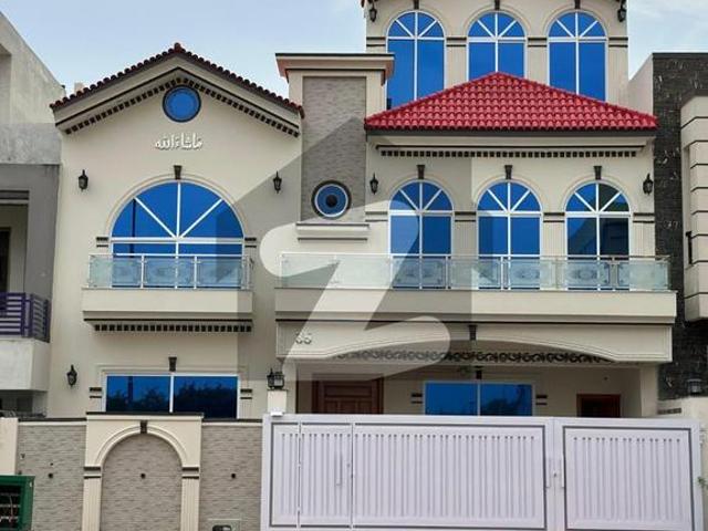 Ideally Located House Of 10 Marla Is Available For Sale In G 13