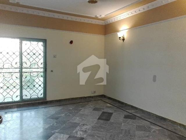 Ideally Located House Of 1 Kanal Is Available For rent In Garden Town