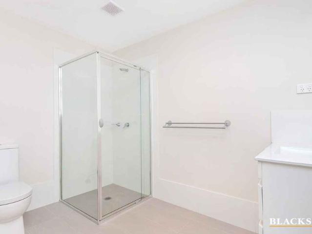 Ideally located Harrison apartment