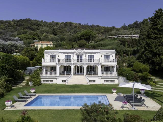 Ideally located in the highly sought after Cannes Eden neigh. 475m² Cannes