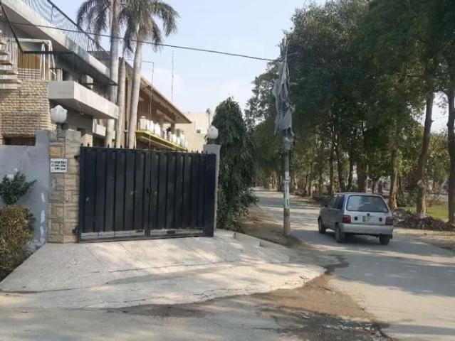 Ideol location 1 kanal house for rent Lahore Allama Iqbal Town ID 25296