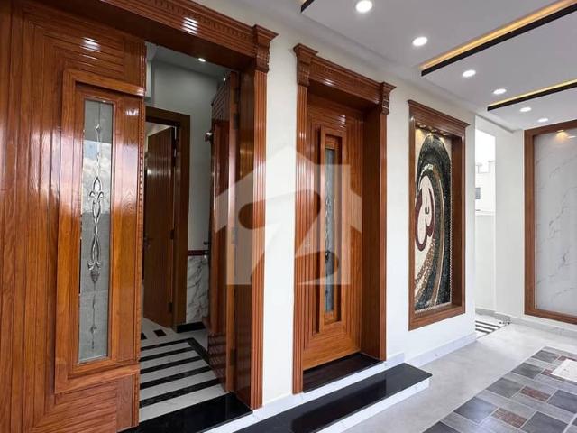 Idyllic Facing Park House Available In Top City 1 Block D For Sale