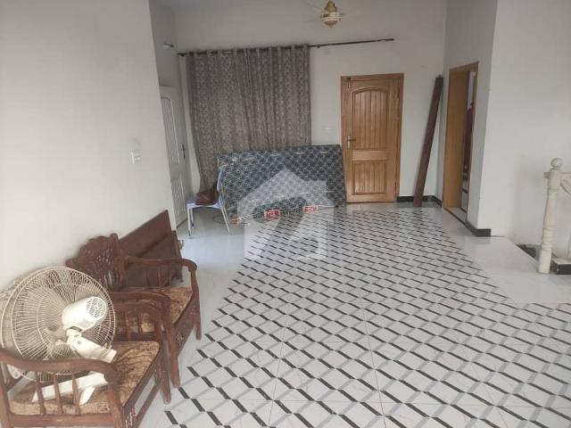 Idyllic Room Available In I 8/3 For Rent