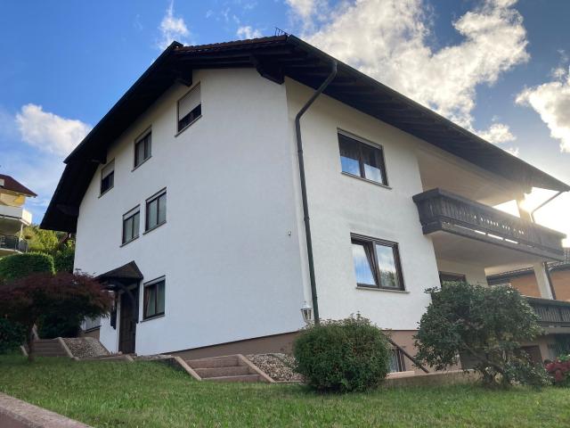 Idyllisch gelegenes 3 Familienhaus mit fantastischem Ausblick in Eberbach
