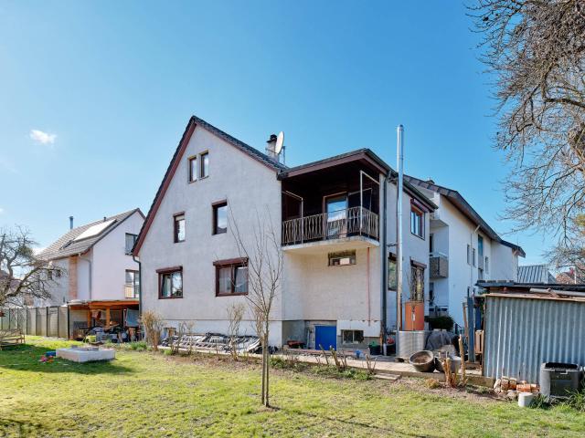 Idyllische Doppelhaushälfte in Top Lage in Ruit mit großem Garten und Carport!
