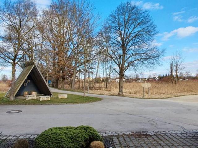 Idyllische große stadtnahe Wohnung für private oder gewerbliche Zwecke