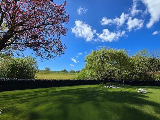 Idyllische Grünruhelage mit Altbaumbestand am Linzer Froschberg