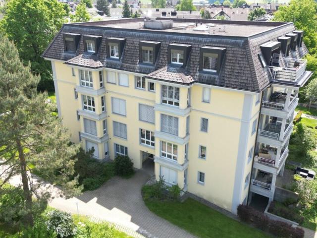 Idyllische Sitzplatzwohnung mit Sicht auf Weiher