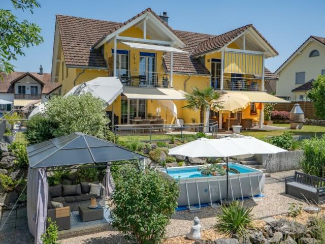 Idyllisches 5.5 Zi. Doppeleinfamilienhaus