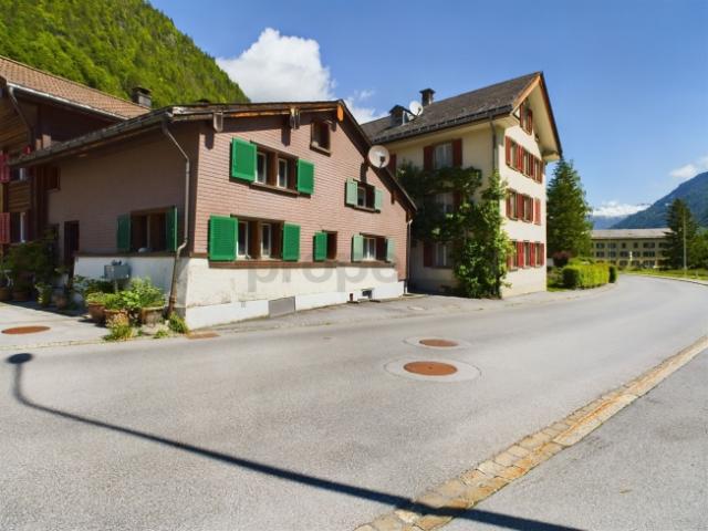 Idyllisches 2.5 Zimmer Haus in Glarus Süd an ruhiger und sonniger Lage