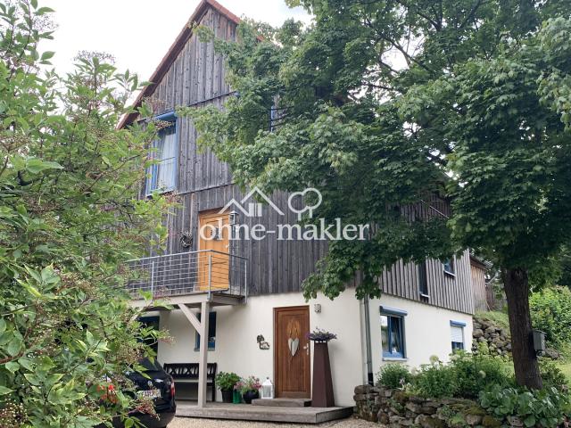 Idyllisches Traumhaus Holzhaus mit großer Halle 160 qm