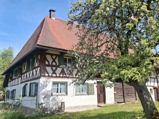 Idyllisches, denkmalgeschütztes Bauernhaus im Herzen von Wolfegg