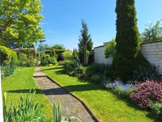 Idyllisches Einfamilienhaus mit herrlichem Garten und viel Potential