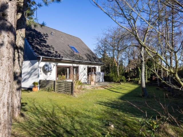 Idyllisches Grundstück Zwei Wohneinheiten unter Reet realisierbar