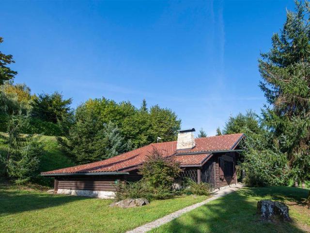 Idyllisches Holzhaus mit großzügigem Grundstück