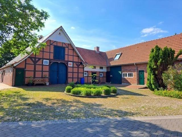Idyllisches Juwel mit besonderem Charme und moderner Einliegerwohnung!