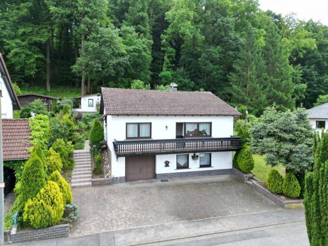 Idyllisches Leben am Waldrand interessantes Einfamilienhaus!