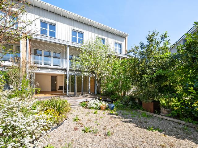Idyllisches Reihenhaus mit Garten in ruhigem Quartier im Baurecht