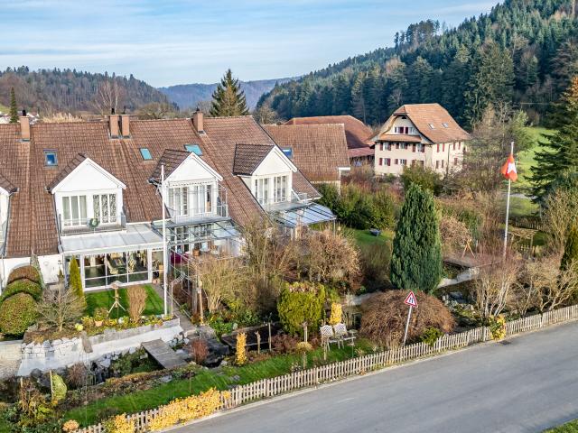Idyllisches Reihenhaus direkt am Bach | dreamo. Ch