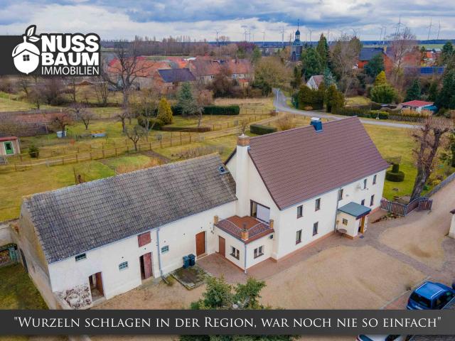 Idyllischer Hof mit gepflegtem Wohnhaus, Stallungen und viel Platz für Ihre Tiere!