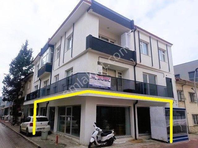 Çiftçi Emlak 'tan Semerciler Mh Lüleci Sk'ta 88 M² Net Köşe Başı Dükkan