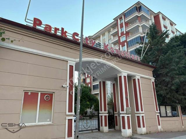 Çiftlik Caddesi'nde Geniş Ve Full Yapılı Acil Satılık Daire