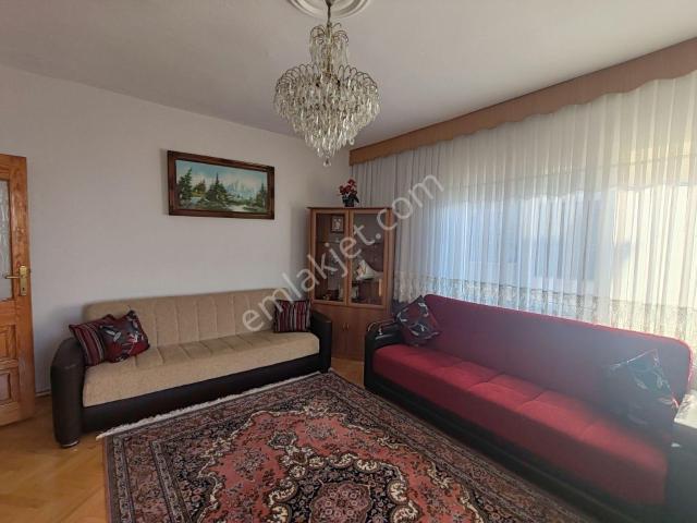 Çiftlikköy Sahil Mahallesinde Kiralık Eşyalı 3+1 Denize Sıfır