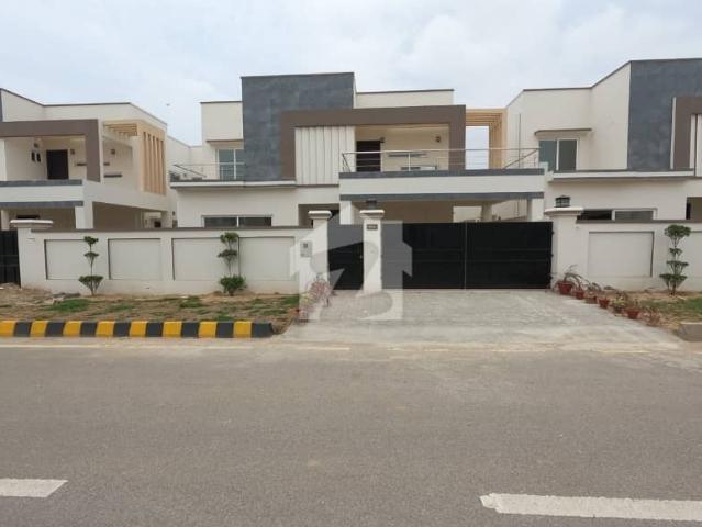 Ih 500 sq upper portion available for rent
