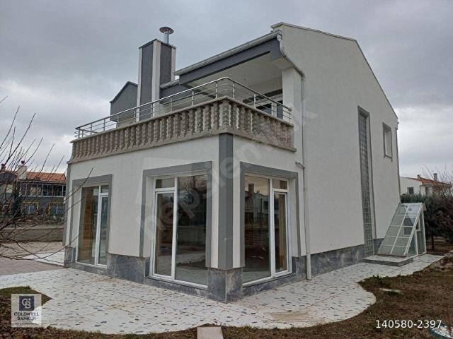 Ihlamurkent'te Site İçinde Lüks Yapılı Satılık 5+1 Villa