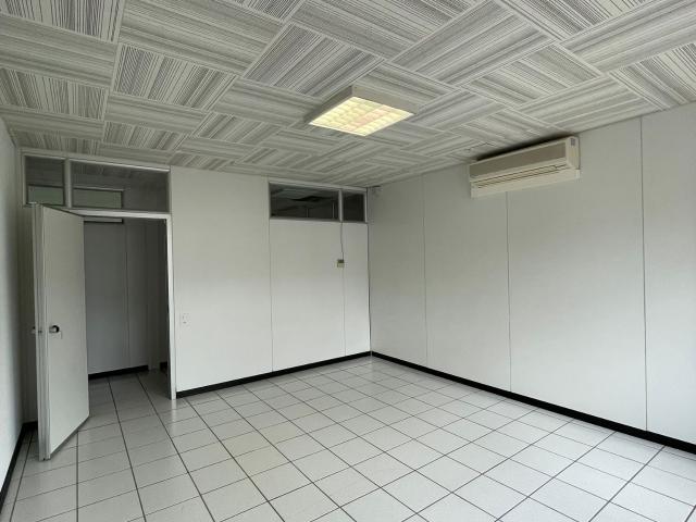 IHR GESCHÄFTSRAUM IN RIVERA