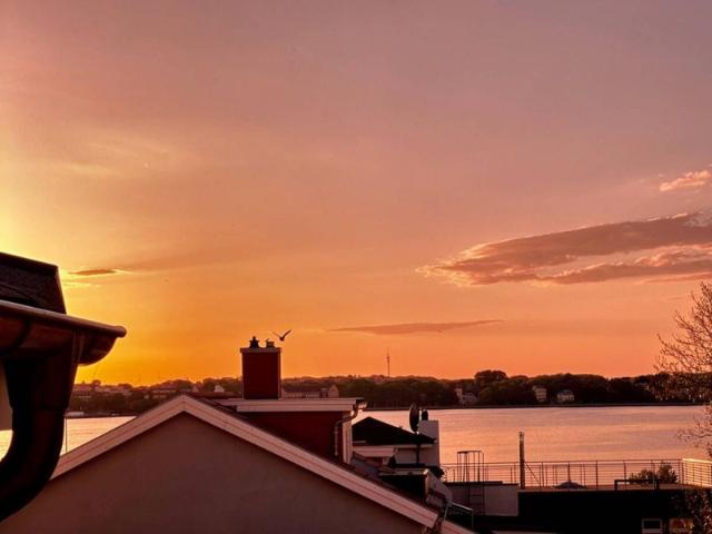 Ihr Logenplatz vom Balkon mit Seeblick u. der Abendsonne Wohnen mit Maritimer Flair auf Rügen
