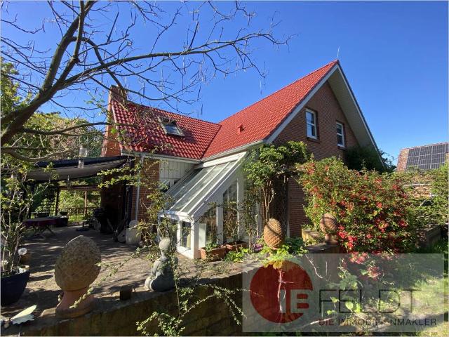 Ihr neuer Wohntraum in Stahnsdorf: Großes Einfamilienhaus mit Wintergarten auf idyllischem Grundstück in ruhiger Lage