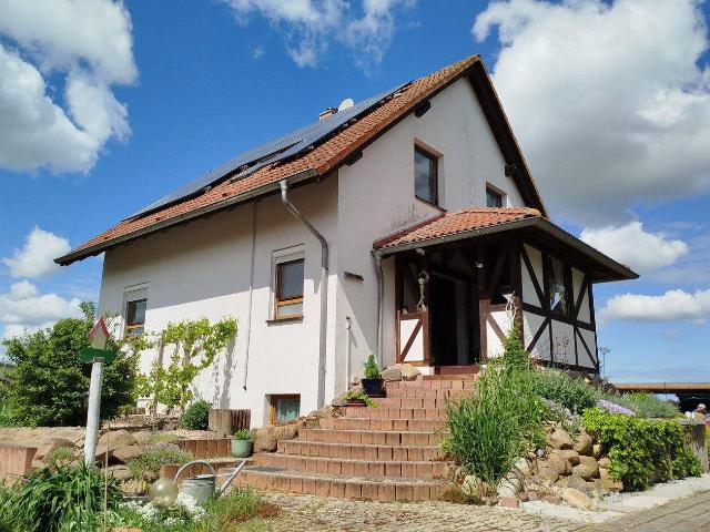 RESERVIERT + Ihr neues Zuhause im Grünen: Einziehen und Wohlfühlen