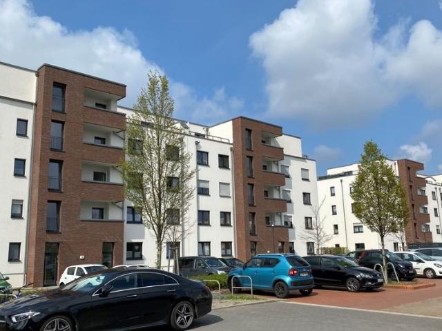 IHR NEUES ZUHAUSE IN BERLIN LICHTERFELDE: KOMFORTABEL WOHNEN MIT TG STELLPLATZ, AUFZUG, EINBAUKÜCHE UND AUSSENROLLLÄDEN