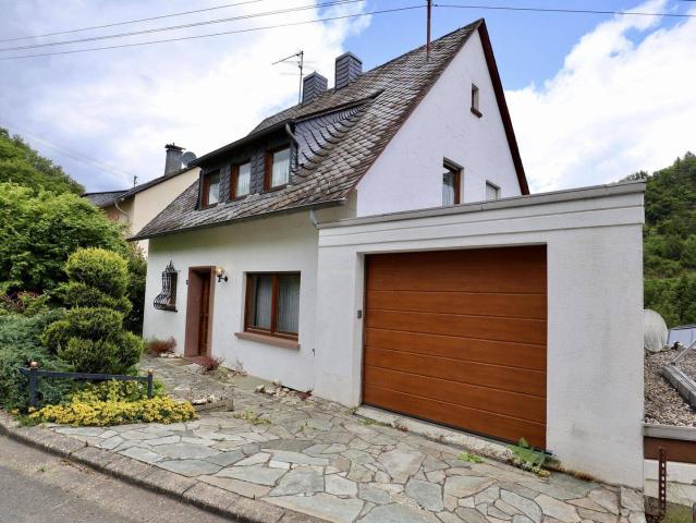 Ihr neues Zuhause mit Potenzial freistehendes Einfamilienhaus in ruhiger Lage von Zell an der Mosel