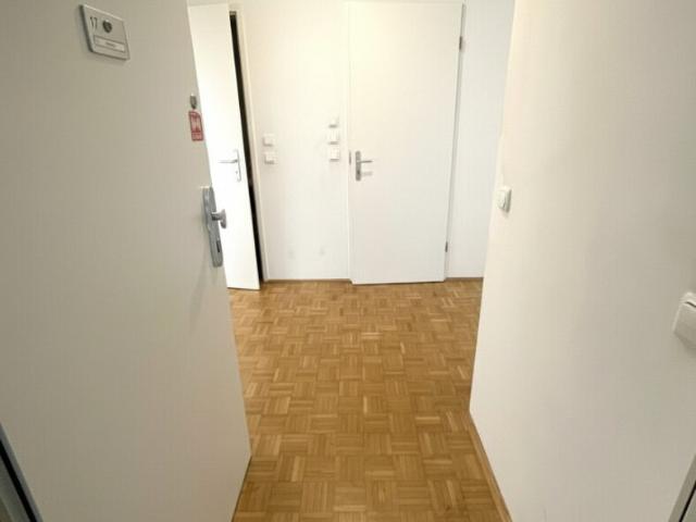 jetzt einziehen – 1 monat mietfrei sichern! ihr neues zuhause mit wohlfühlblick genießen sie eine traumhafte aussicht mit wunderschönen sonnenuntergängen ideal für singles oder paare!