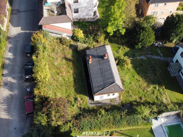Ihr Platz zum Ankommen – Grundstück mit Altbestand und Weitblick