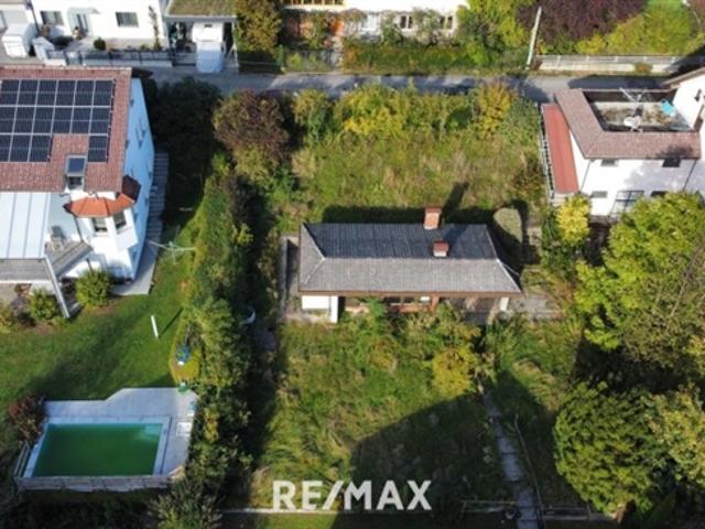 Ihr Platz zum Ankommen – Grundstück mit Altbestand und Weitblick