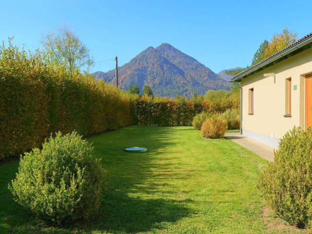 Ihr Traumhaus mit Blick in Grünau: 4 Zimmer, Garten und Terrasse !