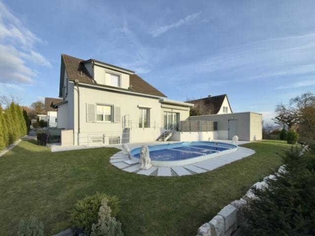 IHR TRAUMHAUS IN RUHIGER LAGE MIT POOL UND ALPENBLICK