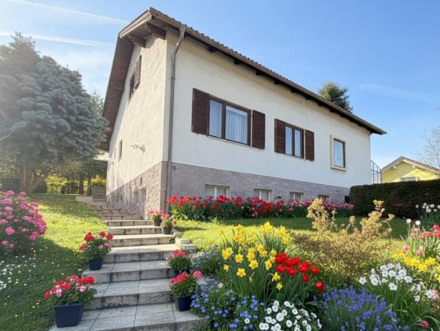 Rarität! Ihr Traumhaus in zentraler Eichgrabener Lage: 6 Zimmer, herrlicher Garten, Garage!