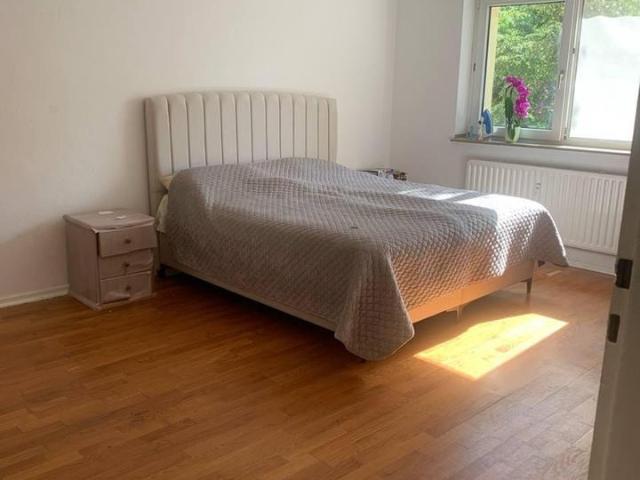 Altbaucharme, Hohe Decken ihre neue 4 Zimmer Wohnung