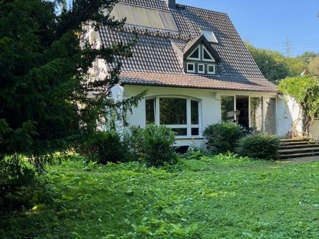 IHRE GELEGENHEIT IN HERDECKE Großzügiges freistehendes Einfamilienhaus mit Swimmingpool
