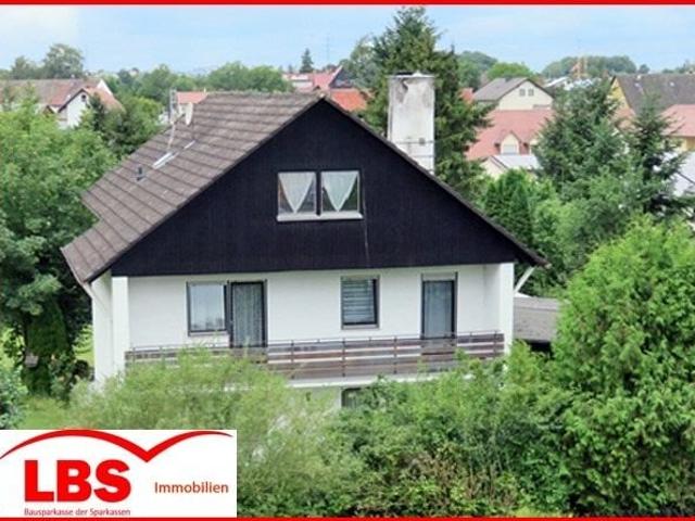 Ihre Zukunft beginnt hier Geräumiges Einfamilienhaus mit sonnigem Garten am Ortsrand von Amberg