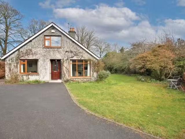 Iona, Newpark, Portlaoise, Co. Laois, R32DET8 is for sale