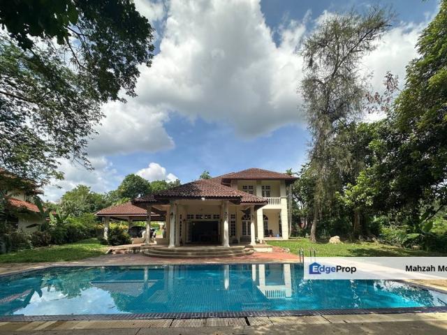 IOI Beverly Row @ IOI Resort City