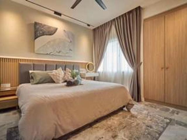 IOI Mall Puchong 1012sf frm 400k fully furnished 0 dp LRT Station
