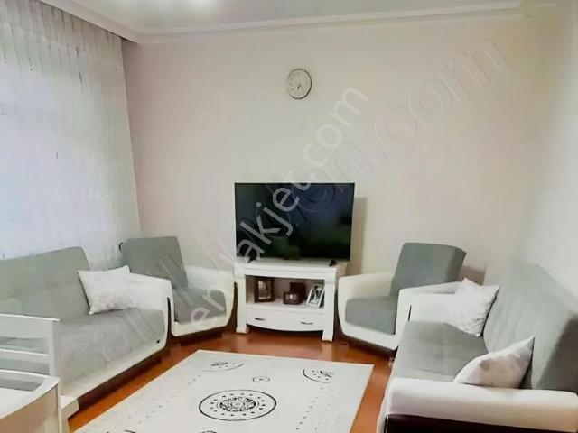 Ilıca Cad.civarı Satılık Bakımlı Daire